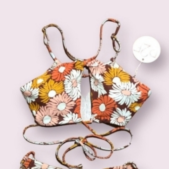 P2F Shirley Floral Bikini Top Size Medium - Picture 2 of 5